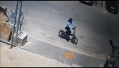 توثيق: شابة تطلق النار على منزل في بلدة جديدة المكر